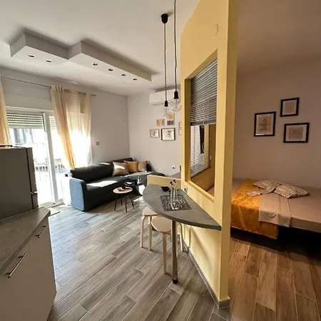 شقة Giovanni's سيرس